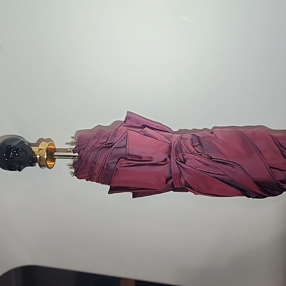 Umbrella Alexander McQueen Black Skull Wine Stopper with Burgundy Sleeve - Picture 4 of 16